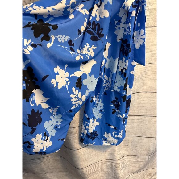 NWT Vince Camuto Blue Floral Sleeveless Romper Size S - Picture 2 of 5